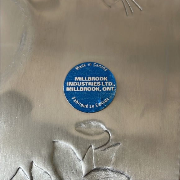 Vintage Aluminum Tidbit Tray by Millbrook Industries Canada - Picture 5 of 6